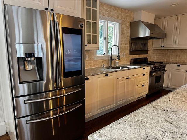 1495 spalding Drive, Sandy Springs, GA 30350