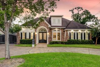 1324 Bingle Road, Spring Valley Village, TX 77055