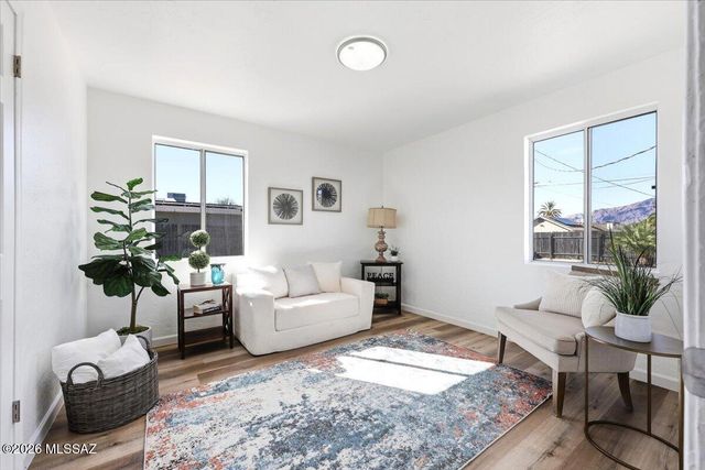 5449 E Linden Street, Tucson, AZ 85712