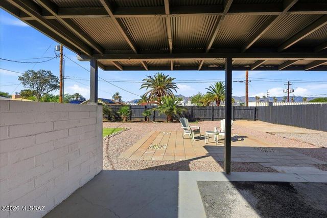5449 E Linden Street, Tucson, AZ 85712