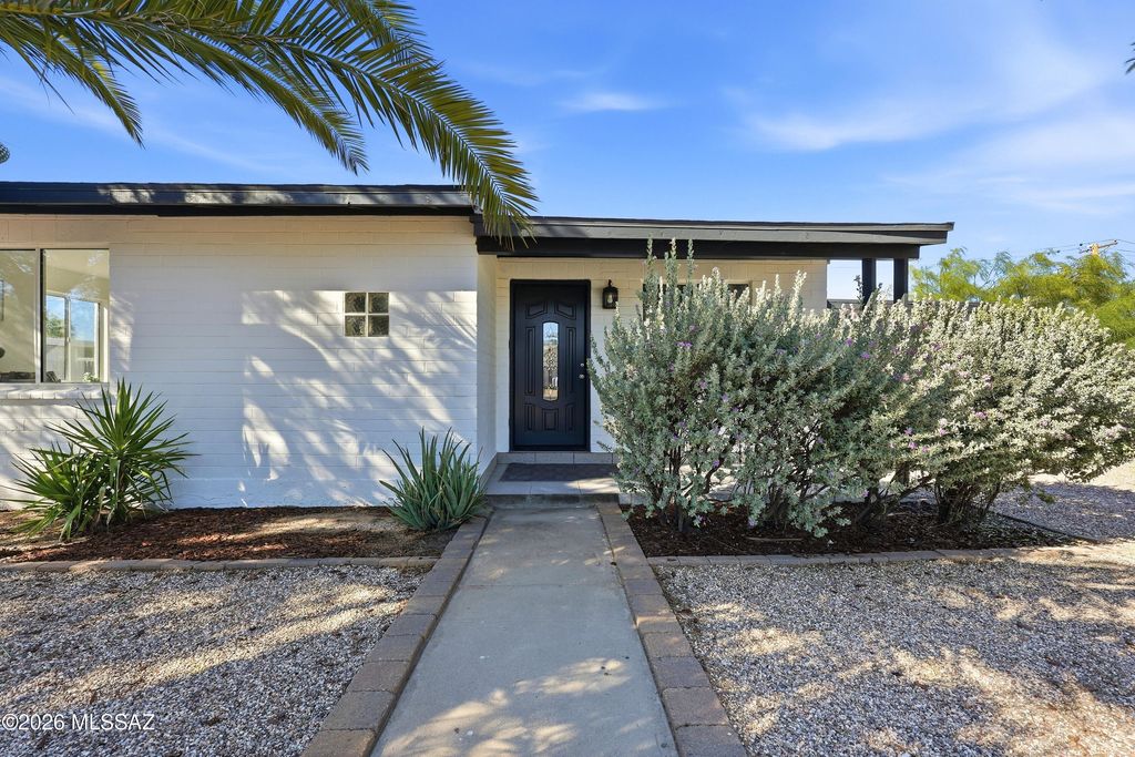 5449 E Linden Street, Tucson, AZ 85712