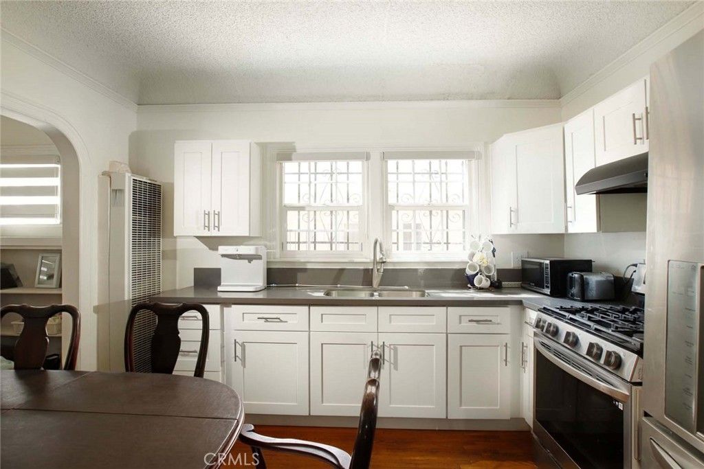 1547 S Wilton, Los Angeles, CA 90019 — photo 3