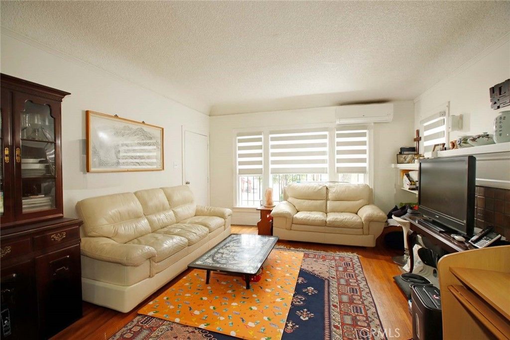 1547 S Wilton, Los Angeles, CA 90019 — photo 4