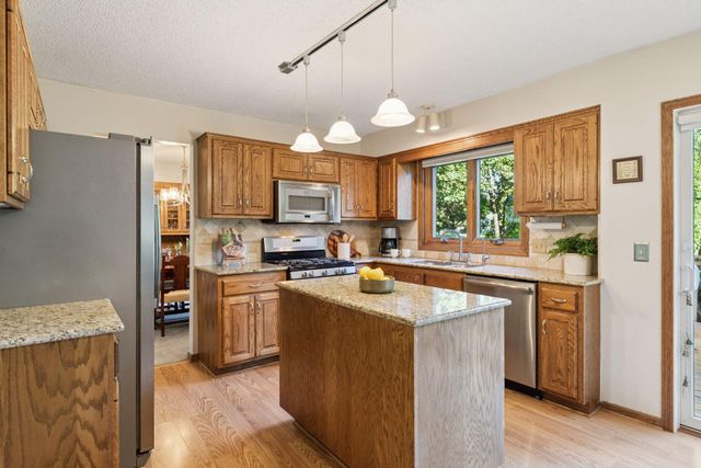 8769 Jewel Avenue S, Cottage Grove, MN 55016