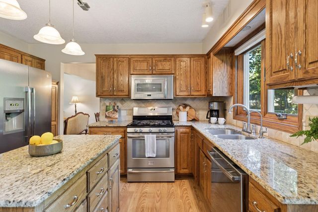 8769 Jewel Avenue S, Cottage Grove, MN 55016