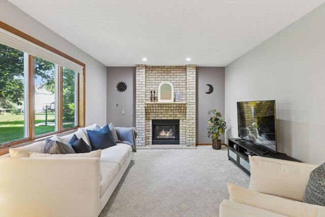 8769 Jewel Avenue S, Cottage Grove, MN 55016