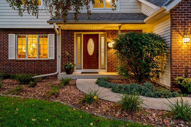 8769 Jewel Avenue S, Cottage Grove, MN 55016