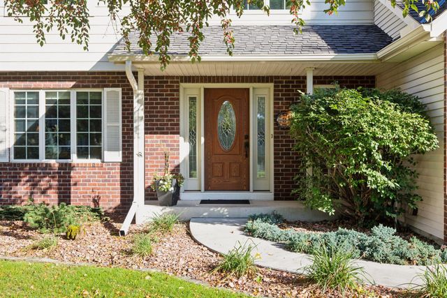 8769 Jewel Avenue S, Cottage Grove, MN 55016