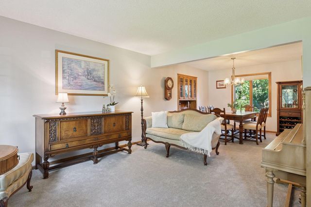 8769 Jewel Avenue S, Cottage Grove, MN 55016