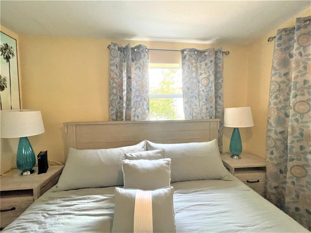 5106 104TH STREET N, St Petersburg, FL 33708