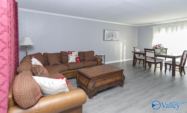 6015 NW Kimbrell Lane NW, Huntsville, AL 35810