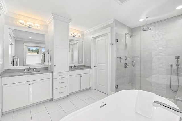 25 Cavanaugh Path, Newton, MA 02459