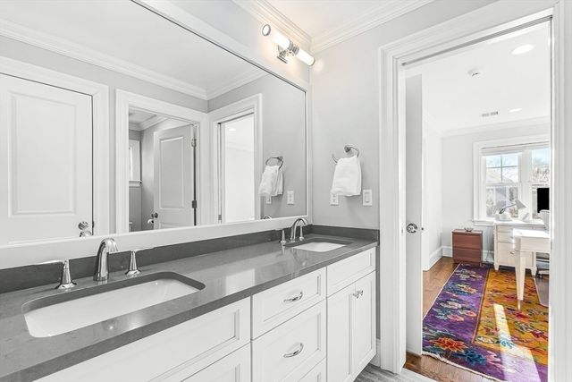 25 Cavanaugh Path, Newton, MA 02459