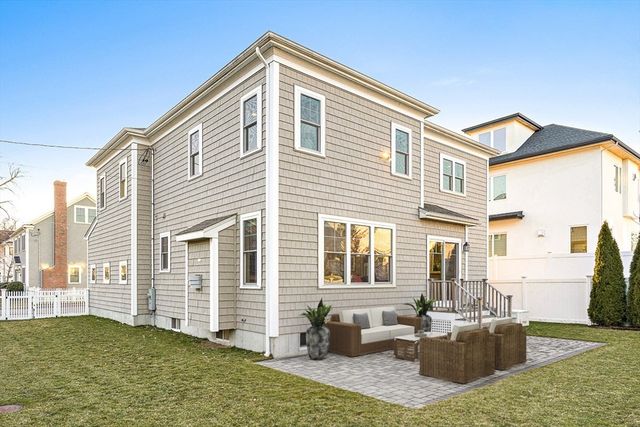 25 Cavanaugh Path, Newton, MA 02459