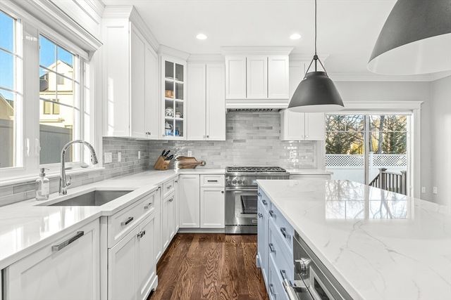 25 Cavanaugh Path, Newton, MA 02459