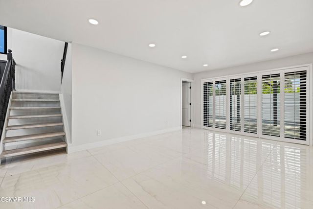 20500 Blairmoore Street, Chatsworth, CA 91311