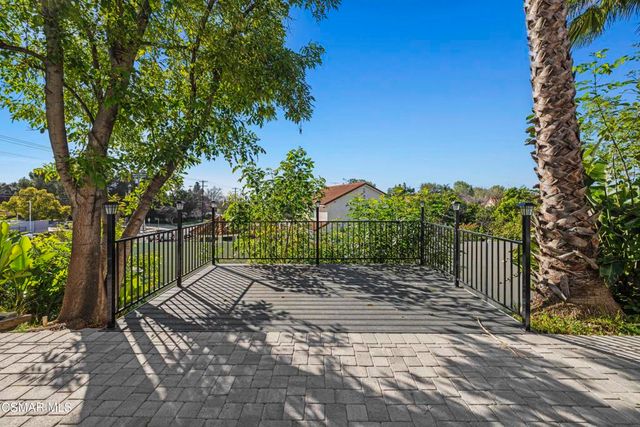 20500 Blairmoore Street, Chatsworth, CA 91311