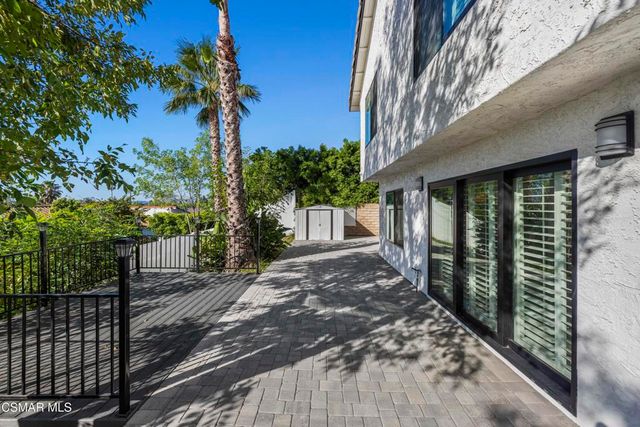 20500 Blairmoore Street, Chatsworth, CA 91311