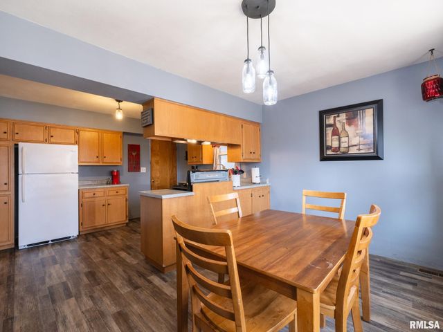 1404 N 11TH Street, Pekin, IL 61554