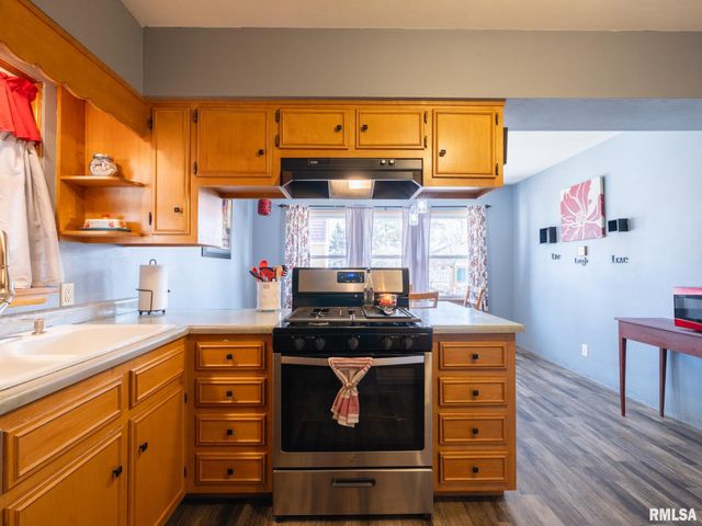 1404 N 11TH Street, Pekin, IL 61554