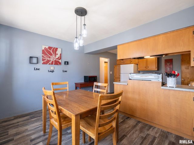 1404 N 11TH Street, Pekin, IL 61554