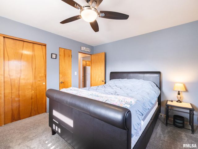 1404 N 11TH Street, Pekin, IL 61554