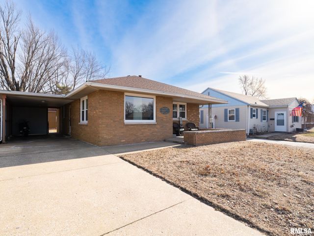 1404 N 11TH Street, Pekin, IL 61554