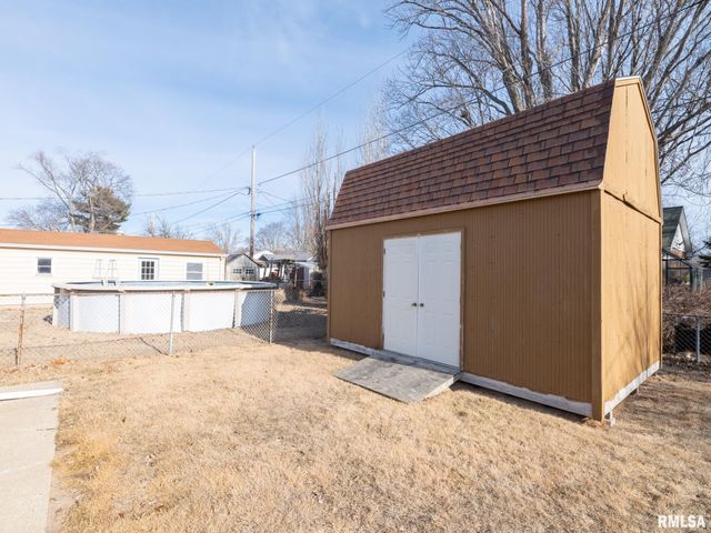 1404 N 11TH Street, Pekin, IL 61554