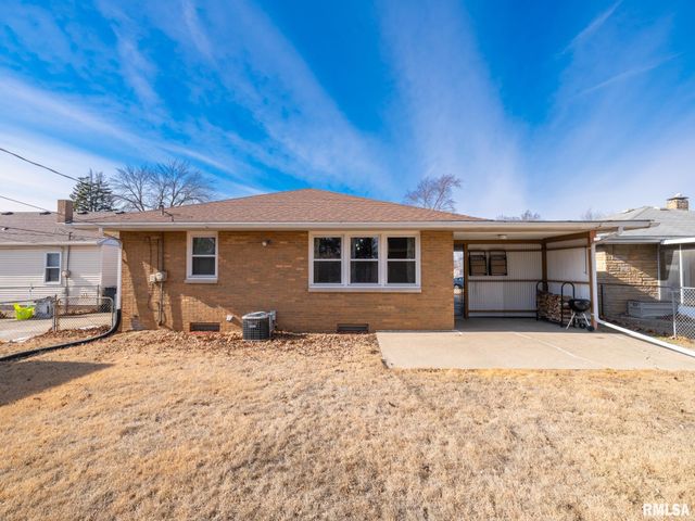 1404 N 11TH Street, Pekin, IL 61554