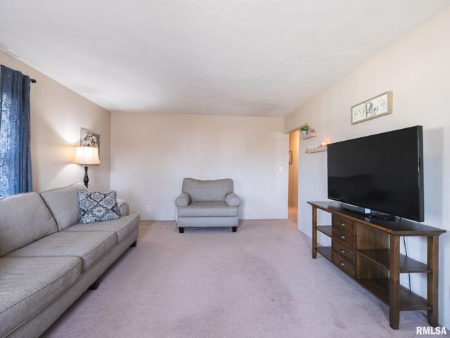 1404 N 11TH Street, Pekin, IL 61554