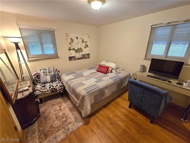 9515 Elsmere Drive, Parma, OH 44130