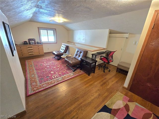 9515 Elsmere Drive, Parma, OH 44130
