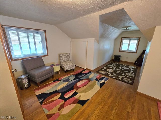 9515 Elsmere Drive, Parma, OH 44130