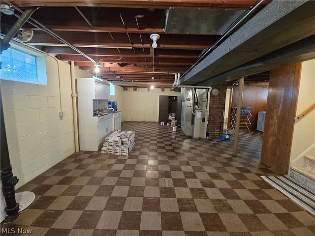9515 Elsmere Drive, Parma, OH 44130