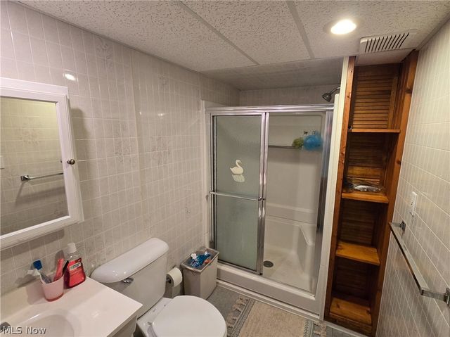 9515 Elsmere Drive, Parma, OH 44130