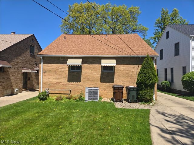 9515 Elsmere Drive, Parma, OH 44130