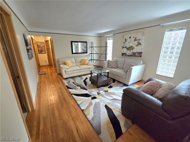 9515 Elsmere Drive, Parma, OH 44130
