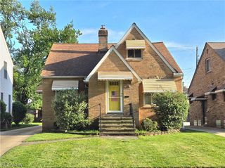 9515 Elsmere Drive, Parma, OH 44130