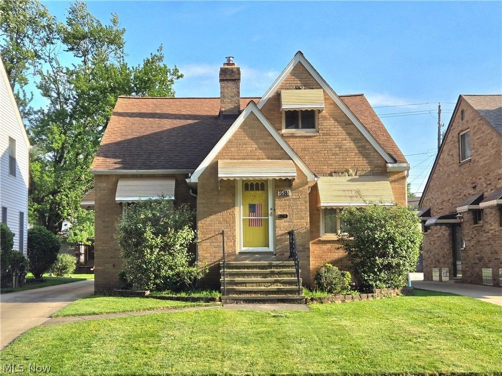 9515 Elsmere Drive, Parma, OH 44130