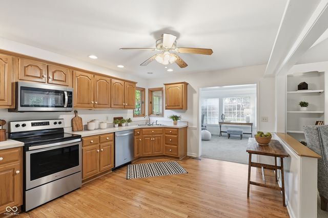3343 S Rosewind Drive, New Palestine, IN 46163