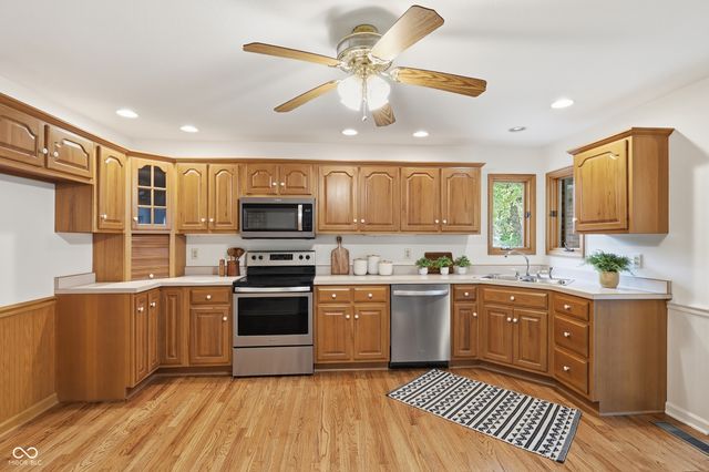 3343 S Rosewind Drive, New Palestine, IN 46163