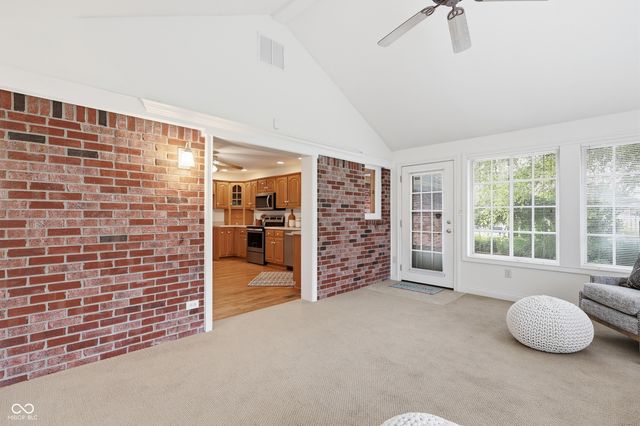 3343 S Rosewind Drive, New Palestine, IN 46163