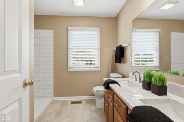 3343 S Rosewind Drive, New Palestine, IN 46163