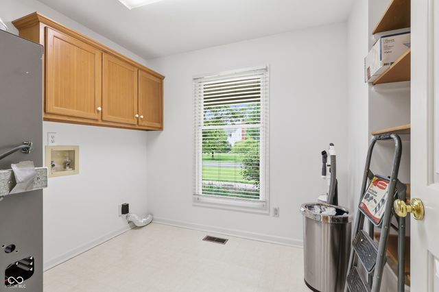 3343 S Rosewind Drive, New Palestine, IN 46163