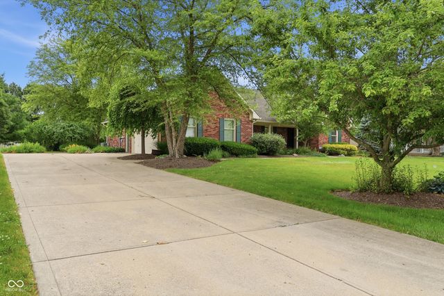3343 S Rosewind Drive, New Palestine, IN 46163