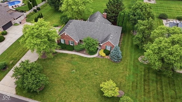 3343 S Rosewind Drive, New Palestine, IN 46163