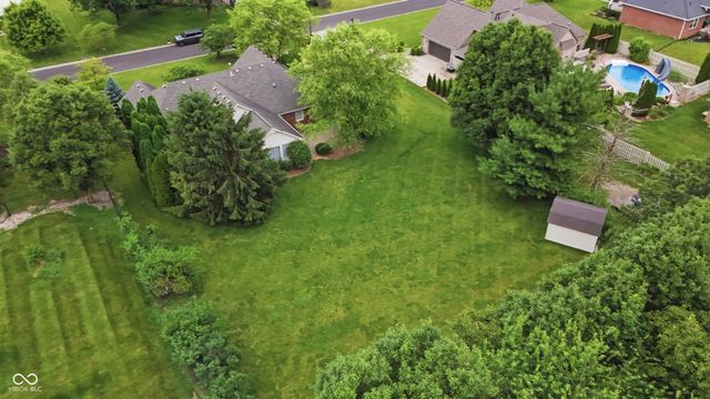 3343 S Rosewind Drive, New Palestine, IN 46163