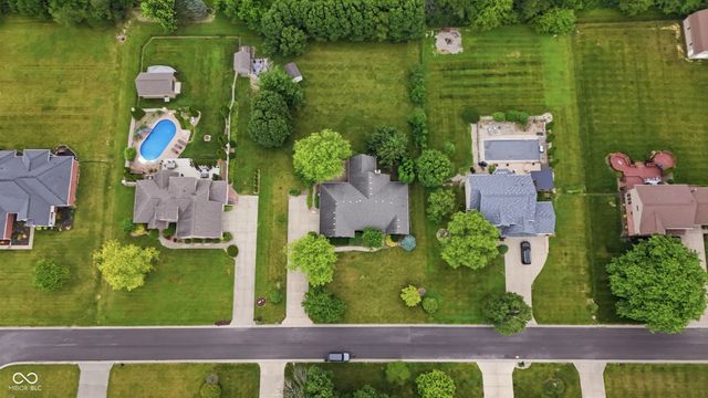 3343 S Rosewind Drive, New Palestine, IN 46163