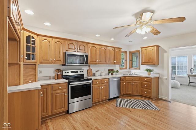 3343 S Rosewind Drive, New Palestine, IN 46163