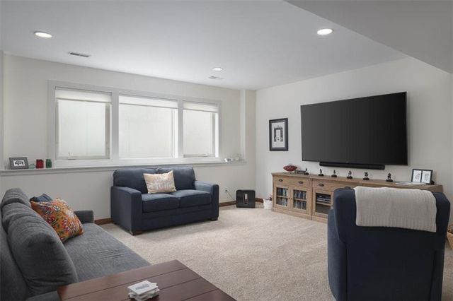 215 Earhart Circle, Lawrence, KS 66049